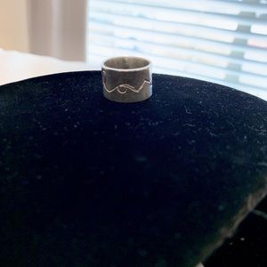LOVE SCRIPTED TUBE RING